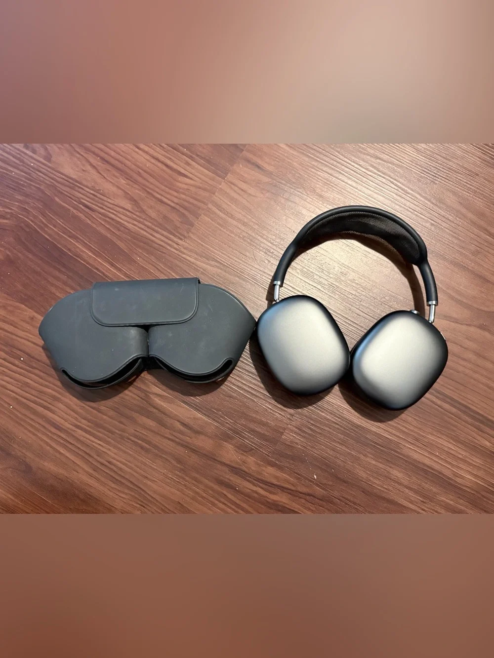 Apple AirPods Max 1st generation